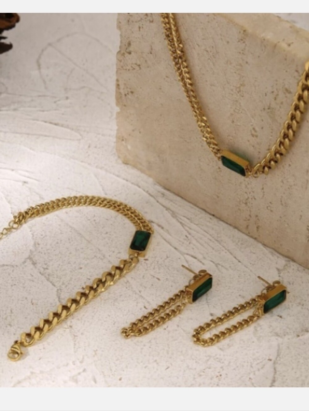 4 Piece Emerald Gold Jewelry Set - Picture 4 of 4
